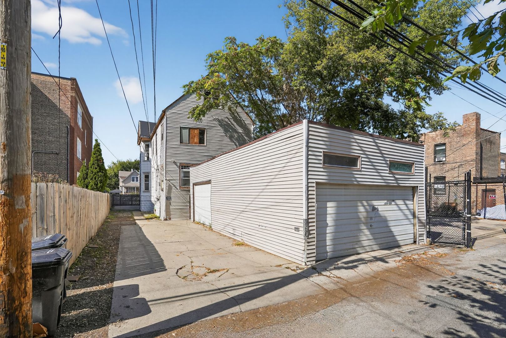 4151 N Pulaski Property Photo 5