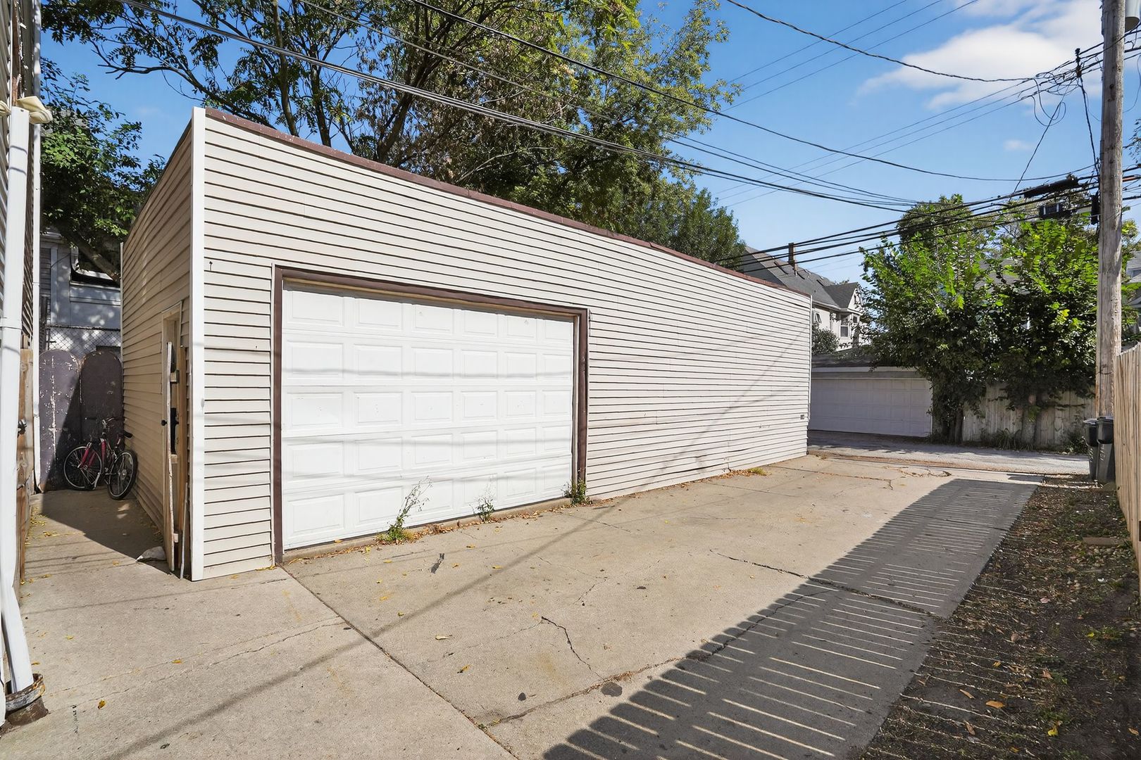4151 N Pulaski Property Photo 6