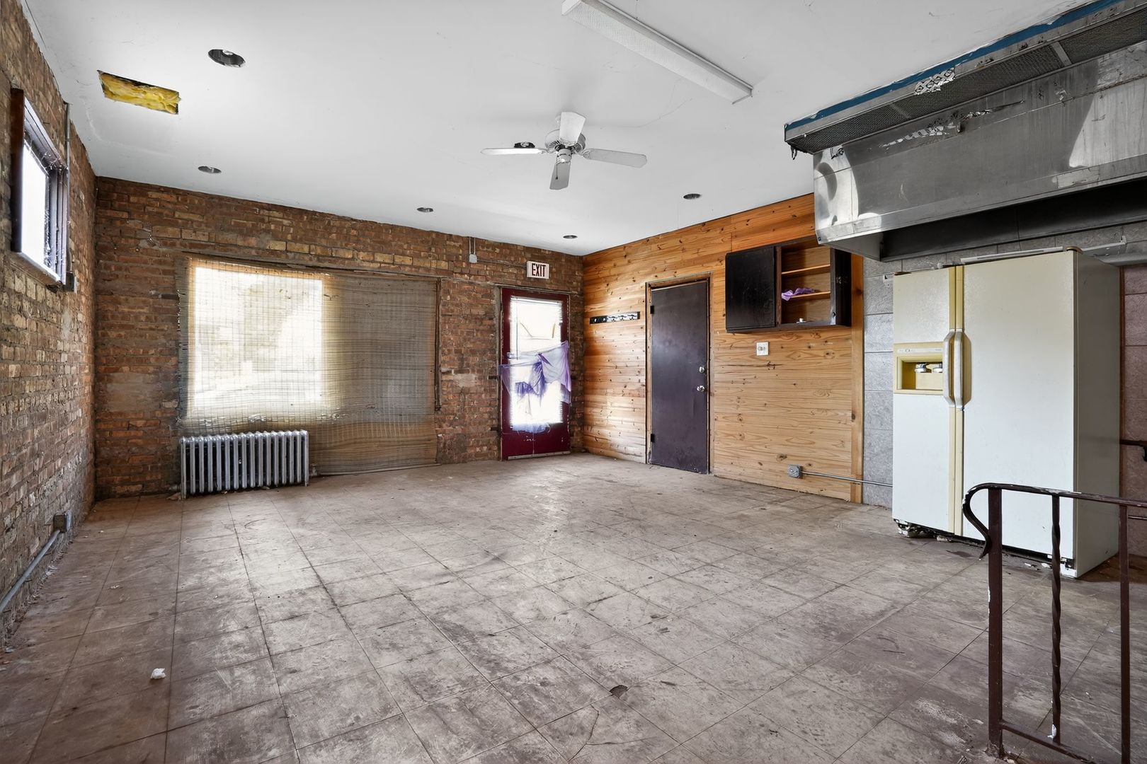 4151 N Pulaski Property Photo 12