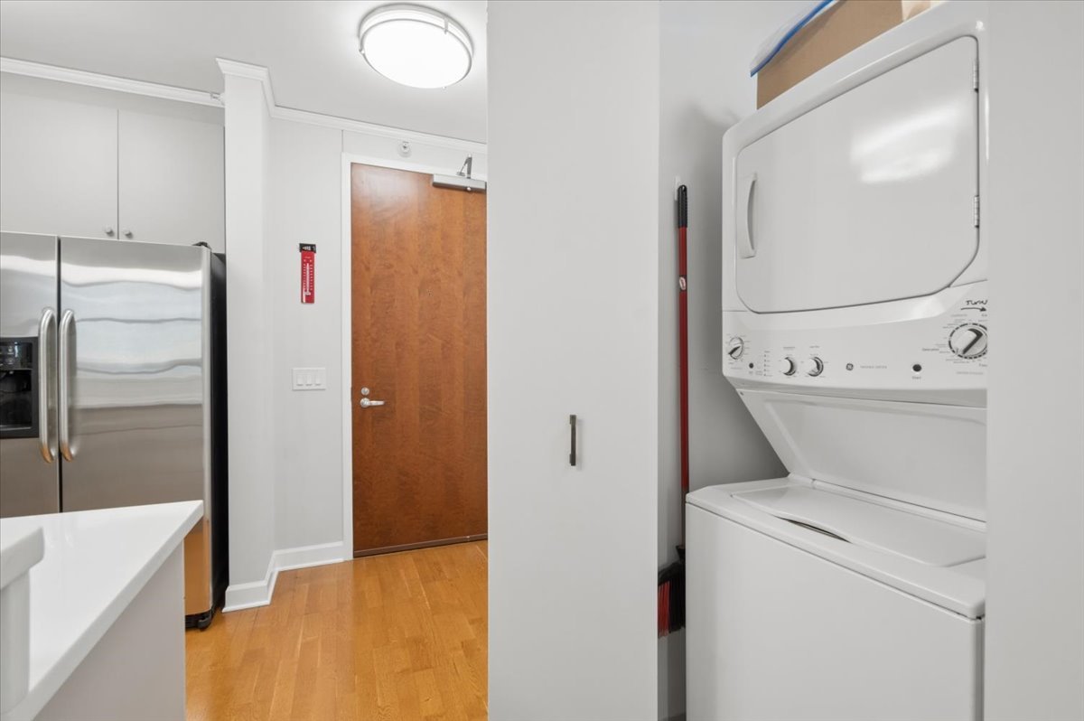 201 N Westshore Drive 2006 Property Photo 8