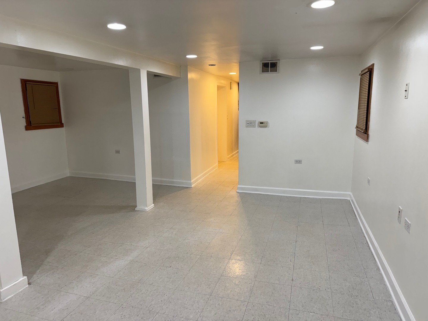 2434 W Pershing Road Property Photo 11