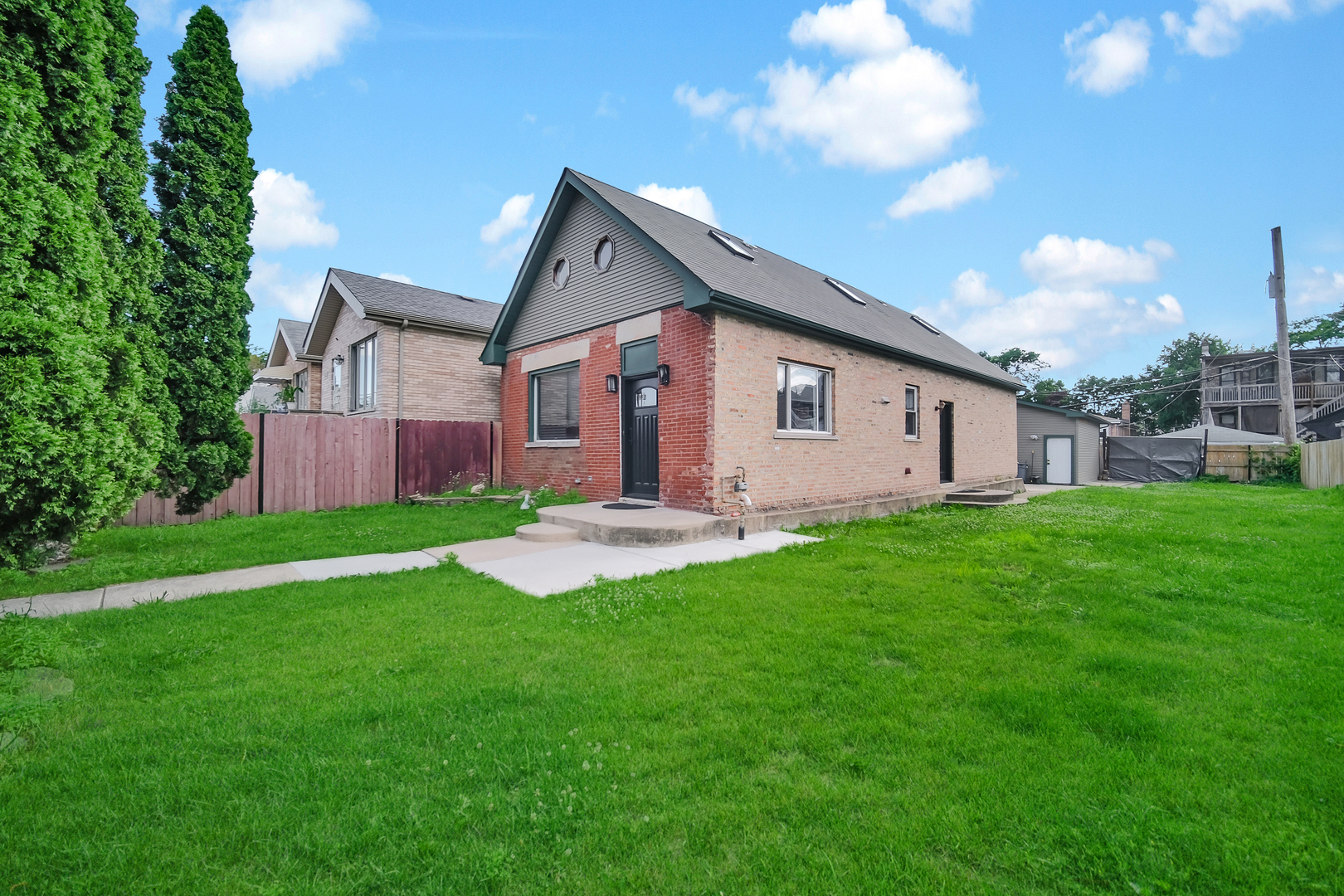 3844 S Artesian Avenue Property Photo 1
