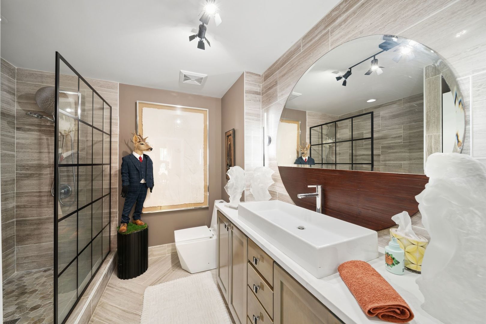 1070 W 15th Street 147 Property Photo 12