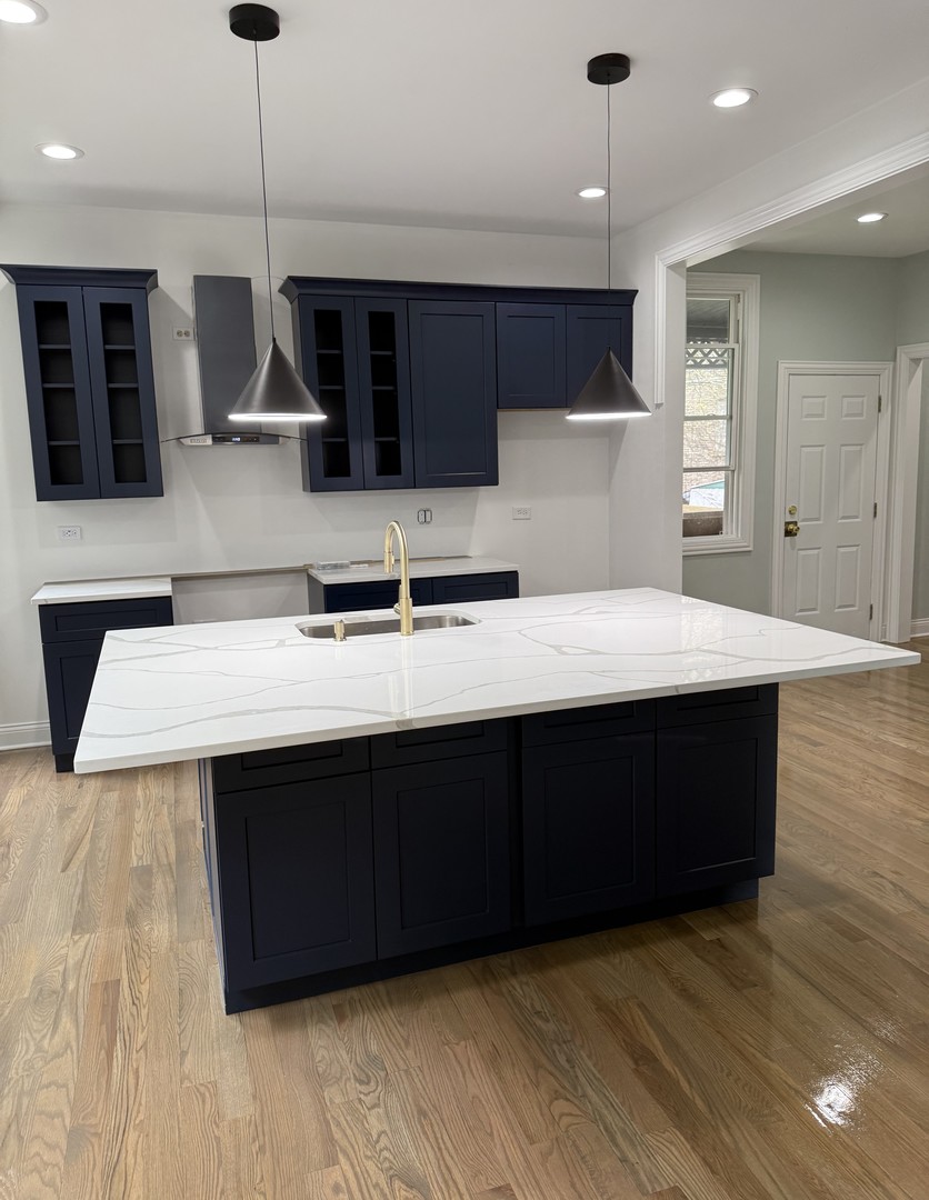 443 W 61st Place Property Photo 8