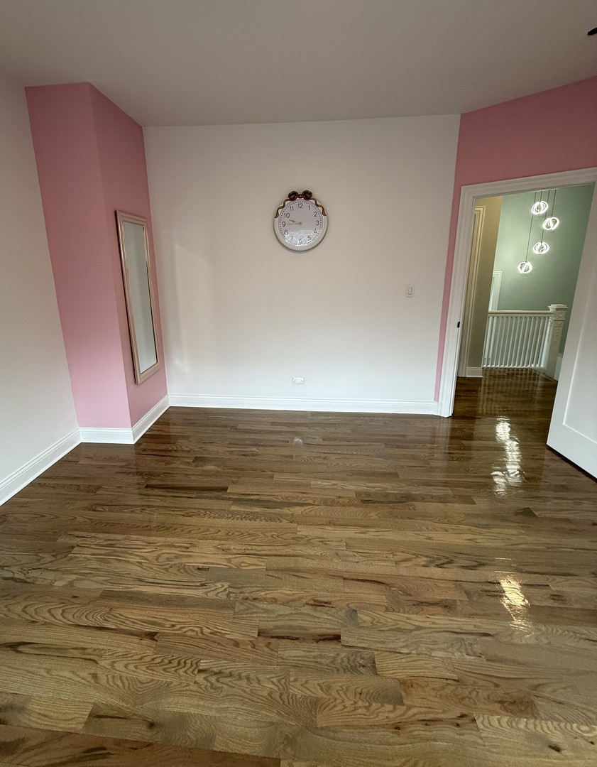 443 W 61st Place Property Photo 10