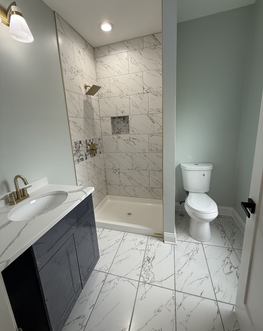 443 W 61st Place Property Photo 11