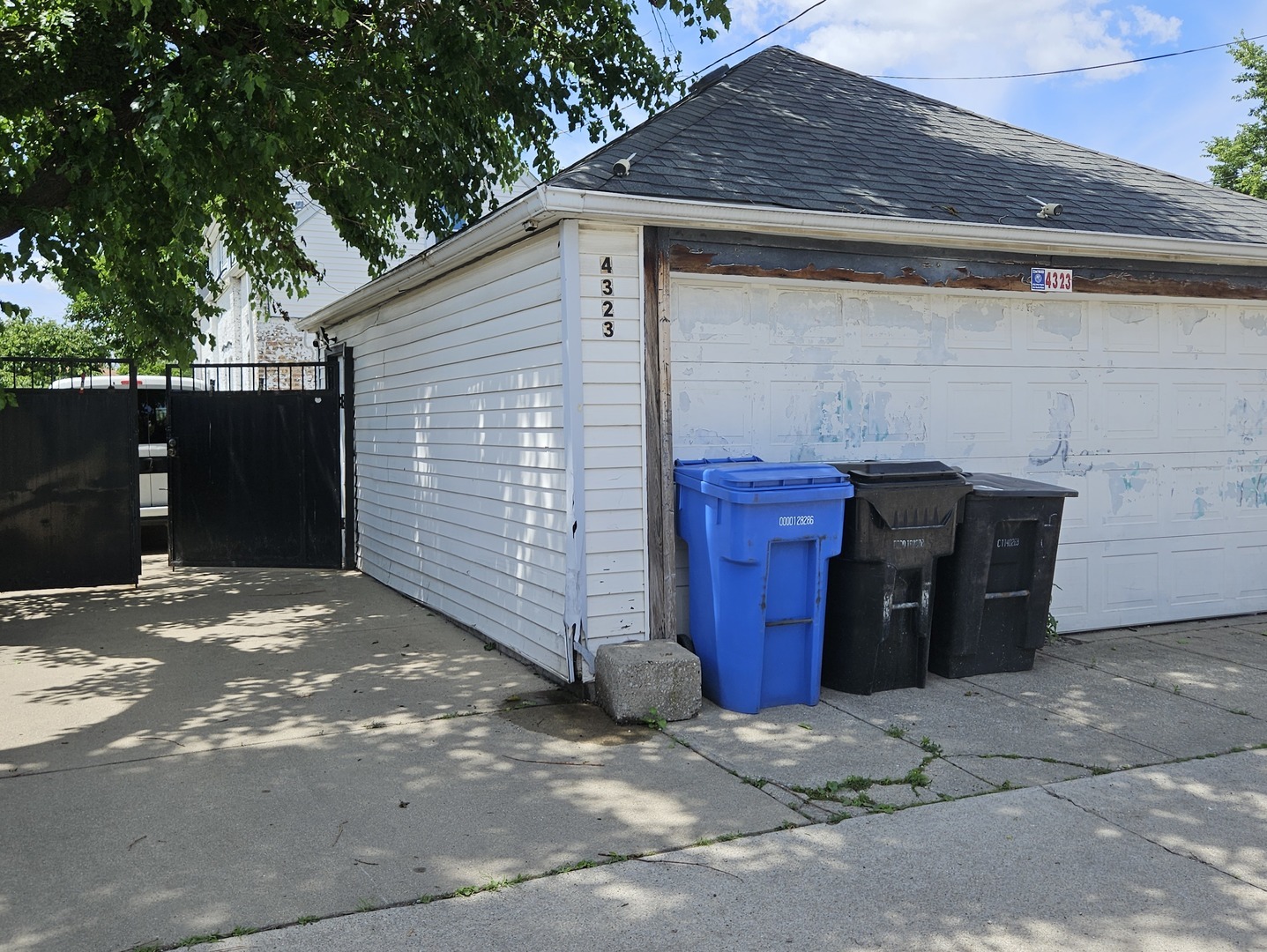 4323 S Keating Avenue Property Photo 6