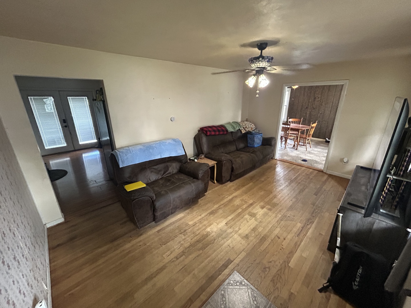 11 Holiday Terrace Property Photo 3