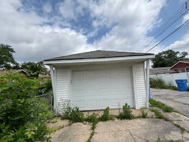 11841 S Campbell Avenue Property Photo 4