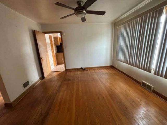 11841 S Campbell Avenue Property Photo 8