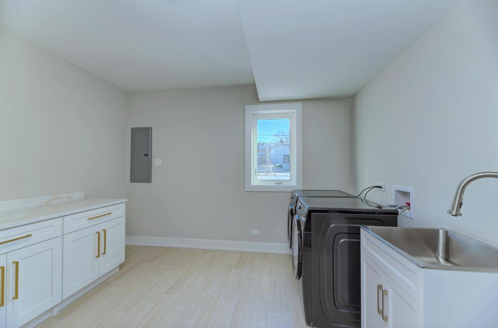 6519 W 82nd Street Property Photo 61
