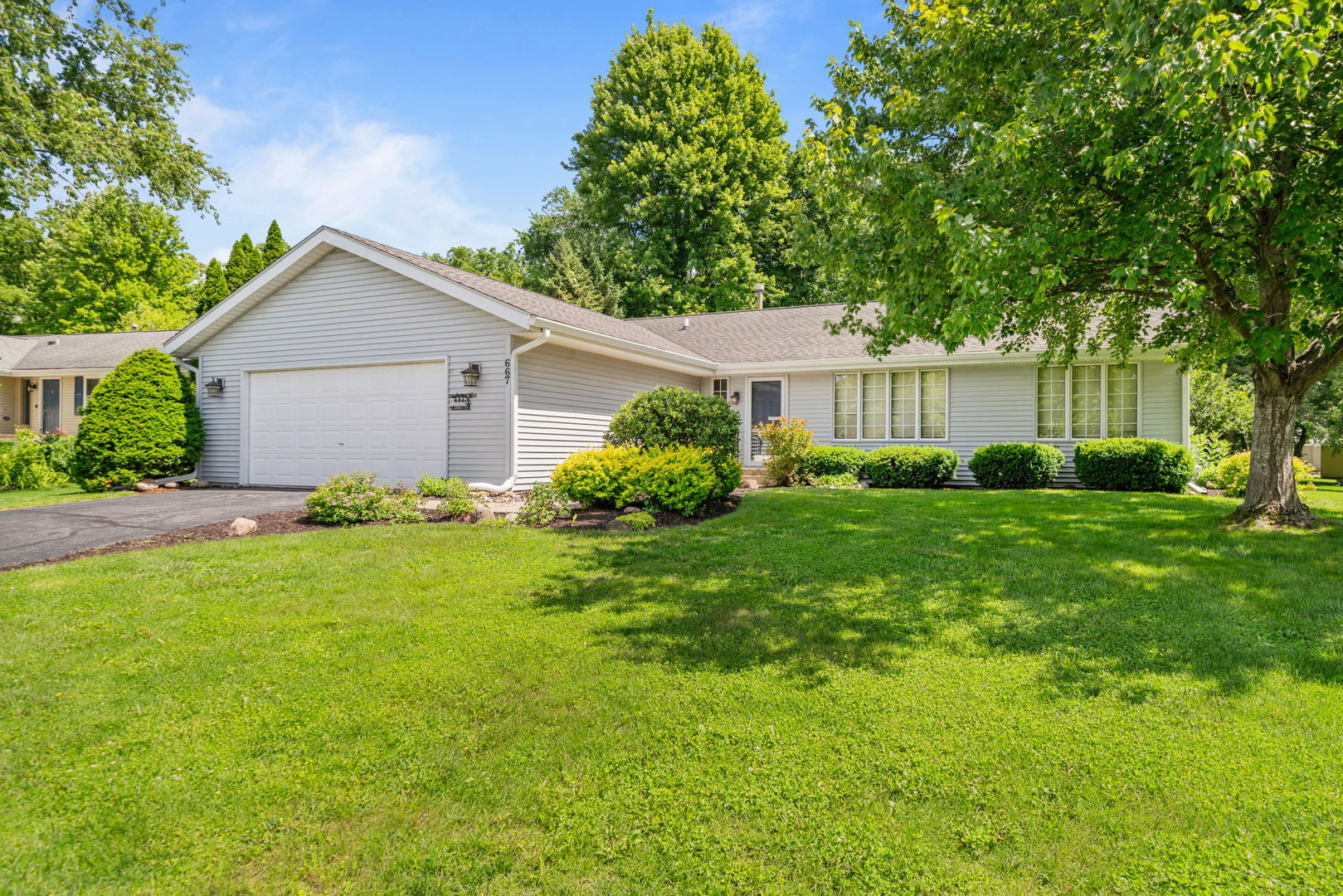 667 Westport Drive Property Photo 1