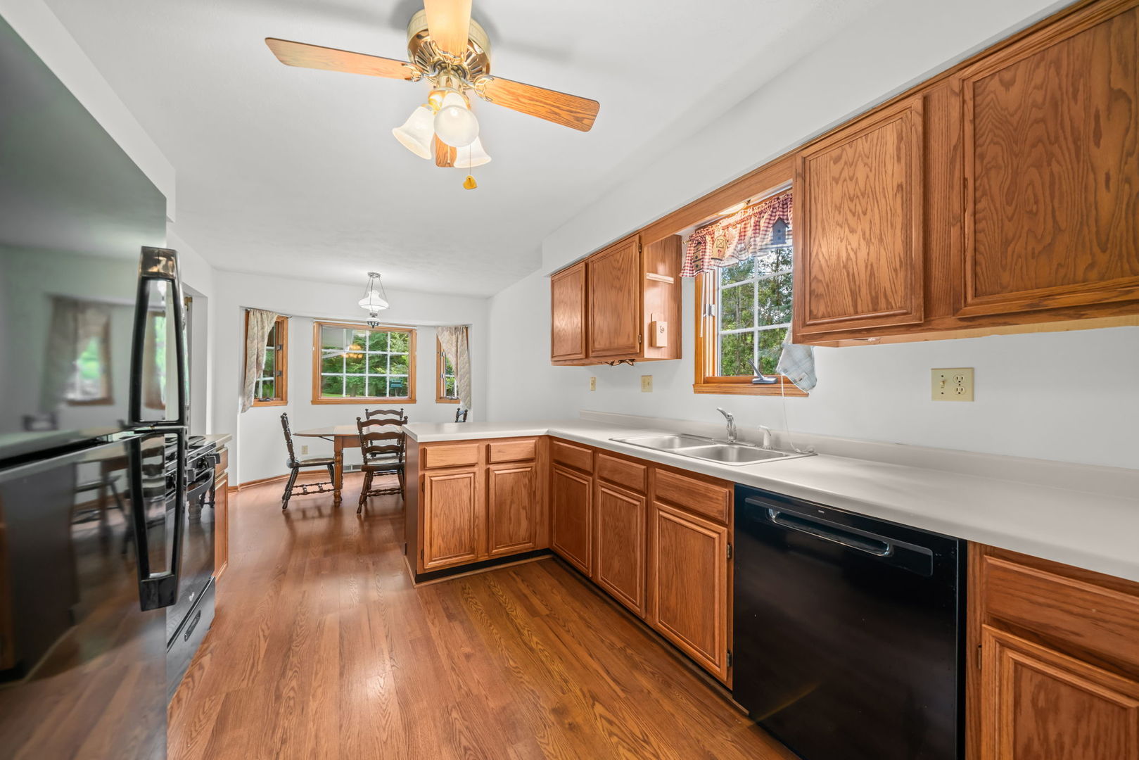 667 Westport Drive Property Photo 10