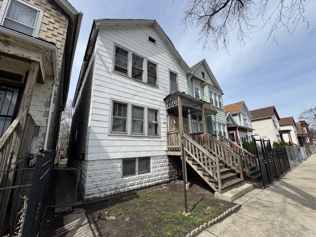5556 S Princeton Avenue Property Photo 3