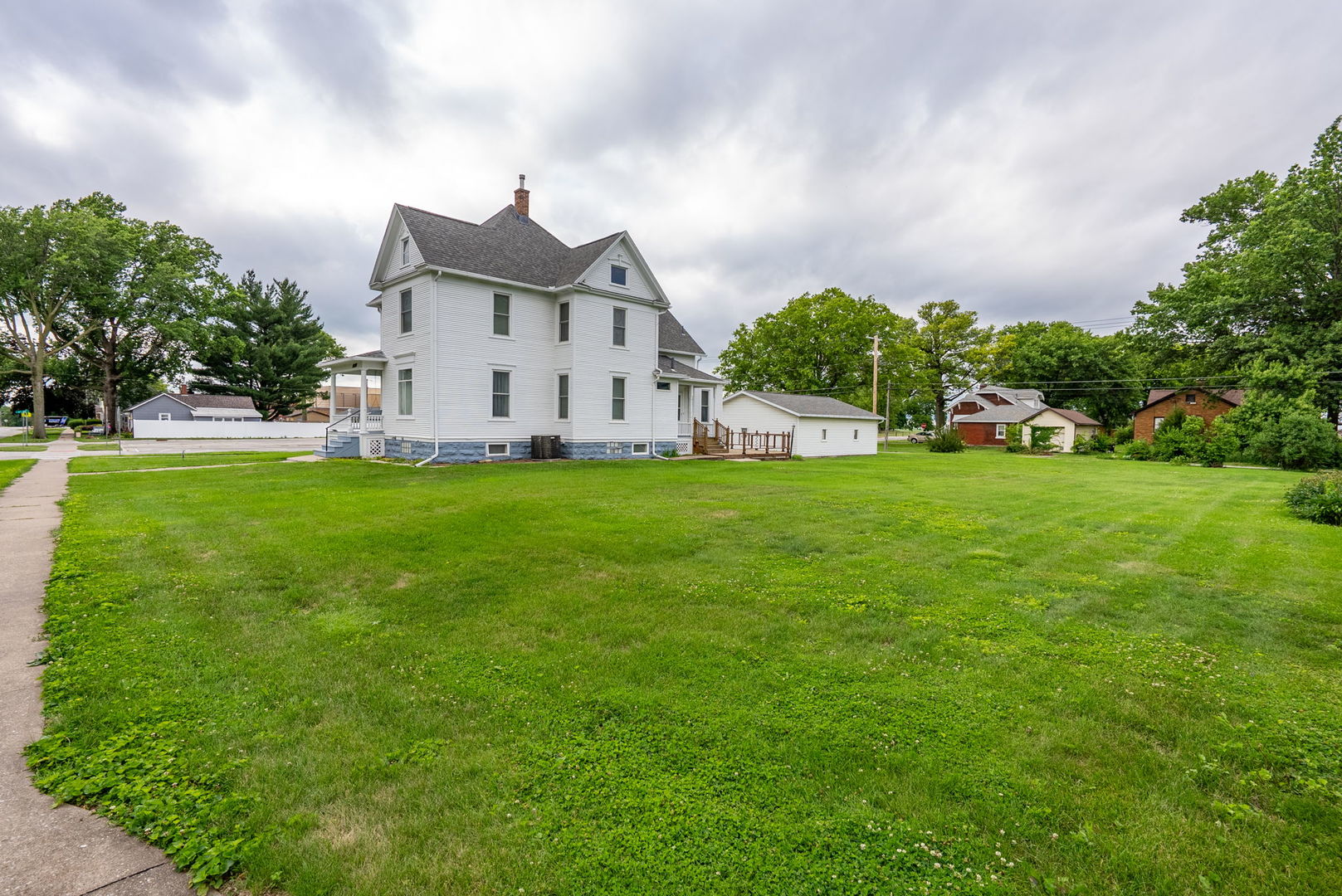 602 7th Street Property Photo 2