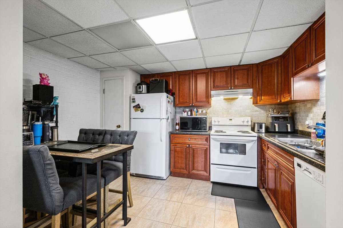 3223 W Parkway Drive 3a Property Photo 9