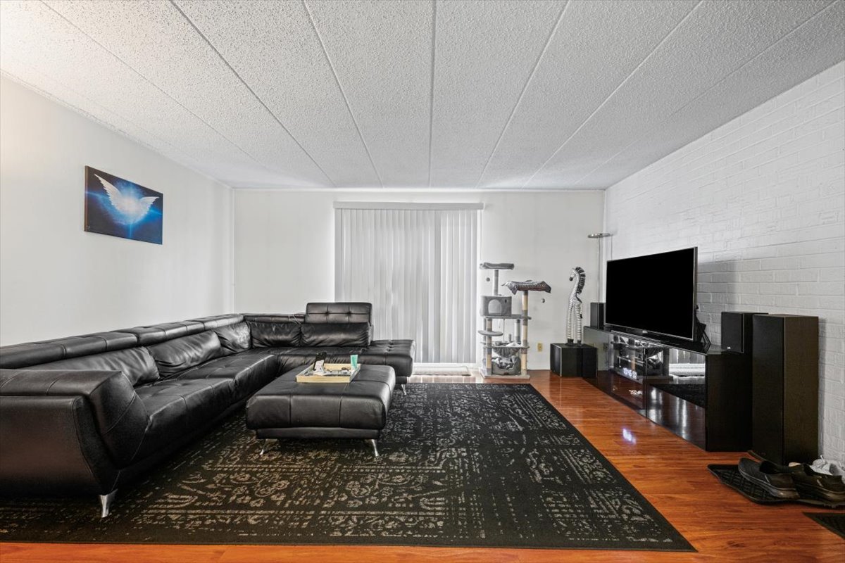 3223 W Parkway Drive 3a Property Photo 12