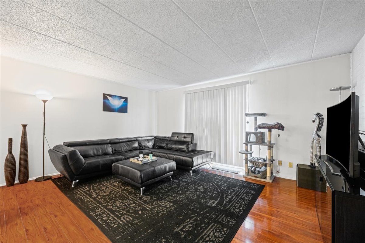 3223 W Parkway Drive 3a Property Photo 13