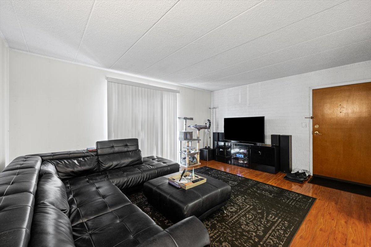 3223 W Parkway Drive 3a Property Photo 14