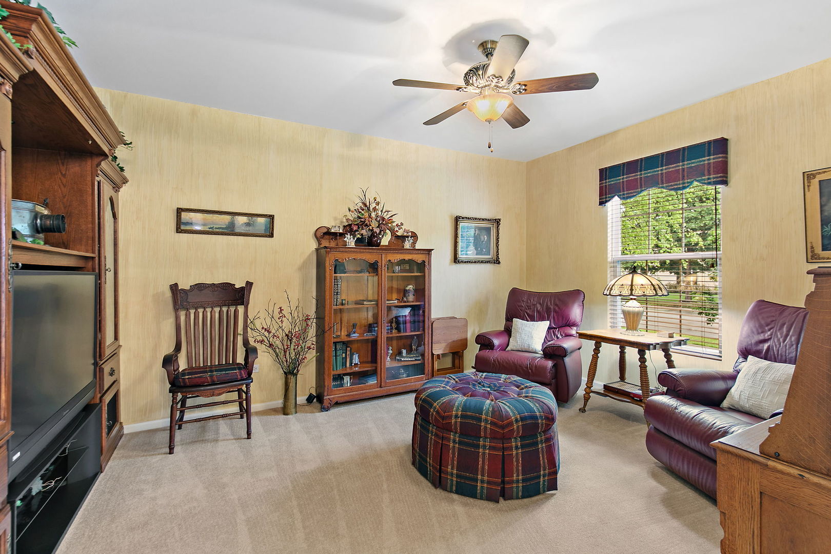 13048 Farm Hill Drive Property Photo 4