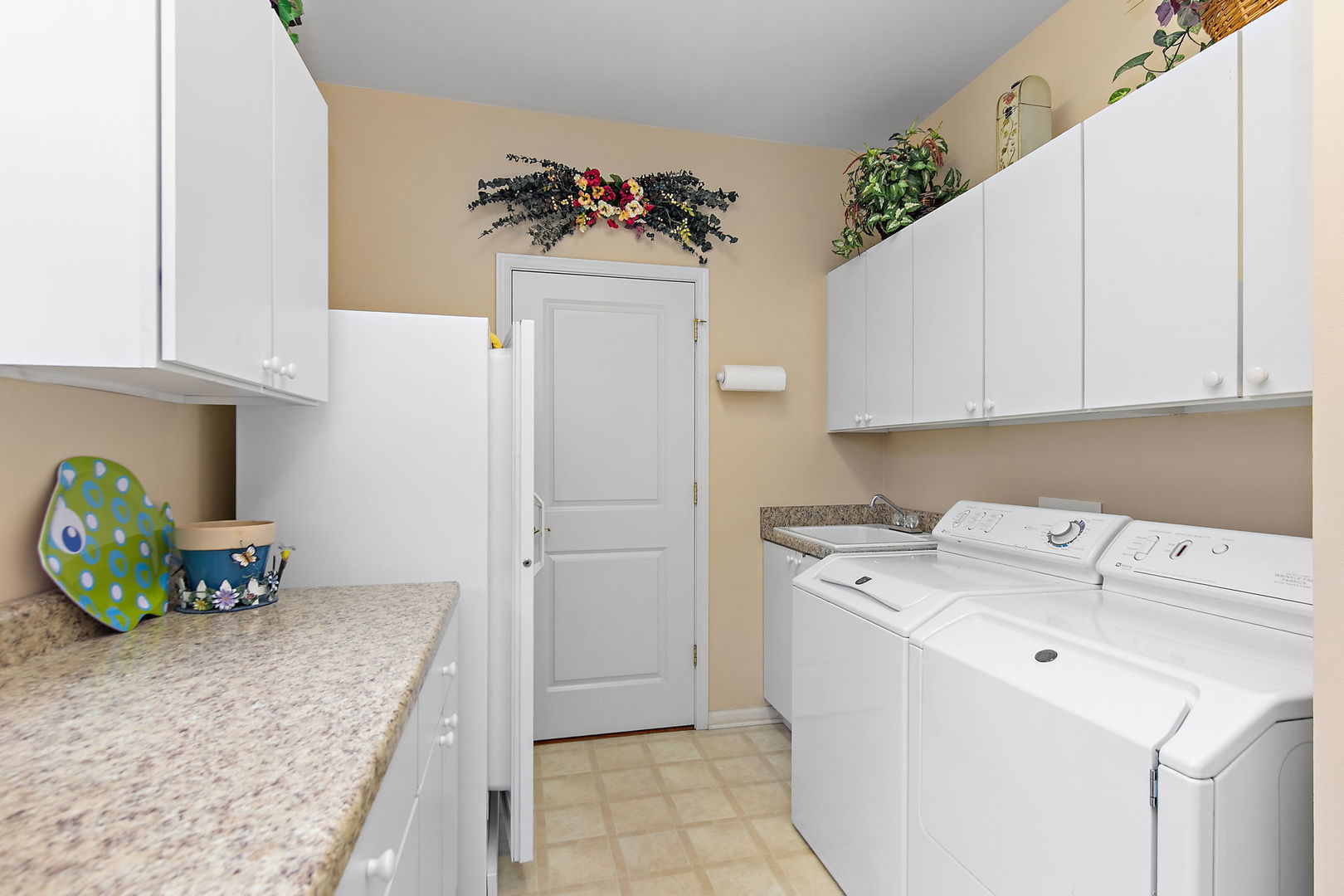 13048 Farm Hill Drive Property Photo 19