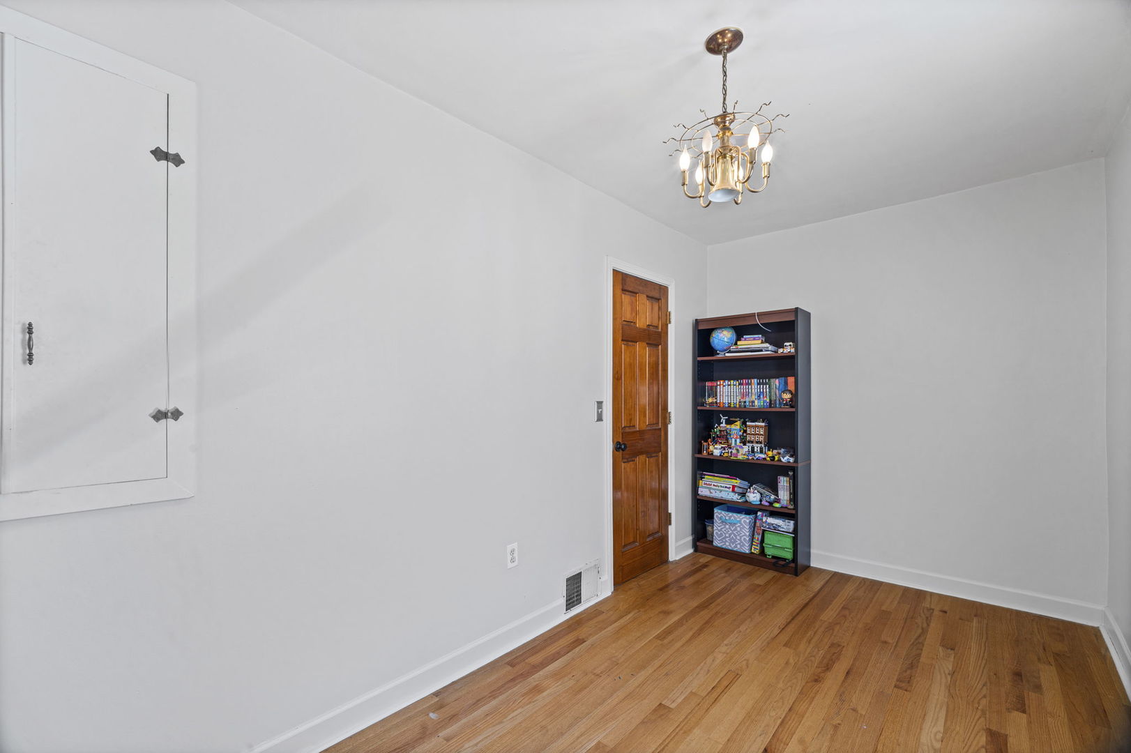 3239 N Osceola Avenue Property Photo 7