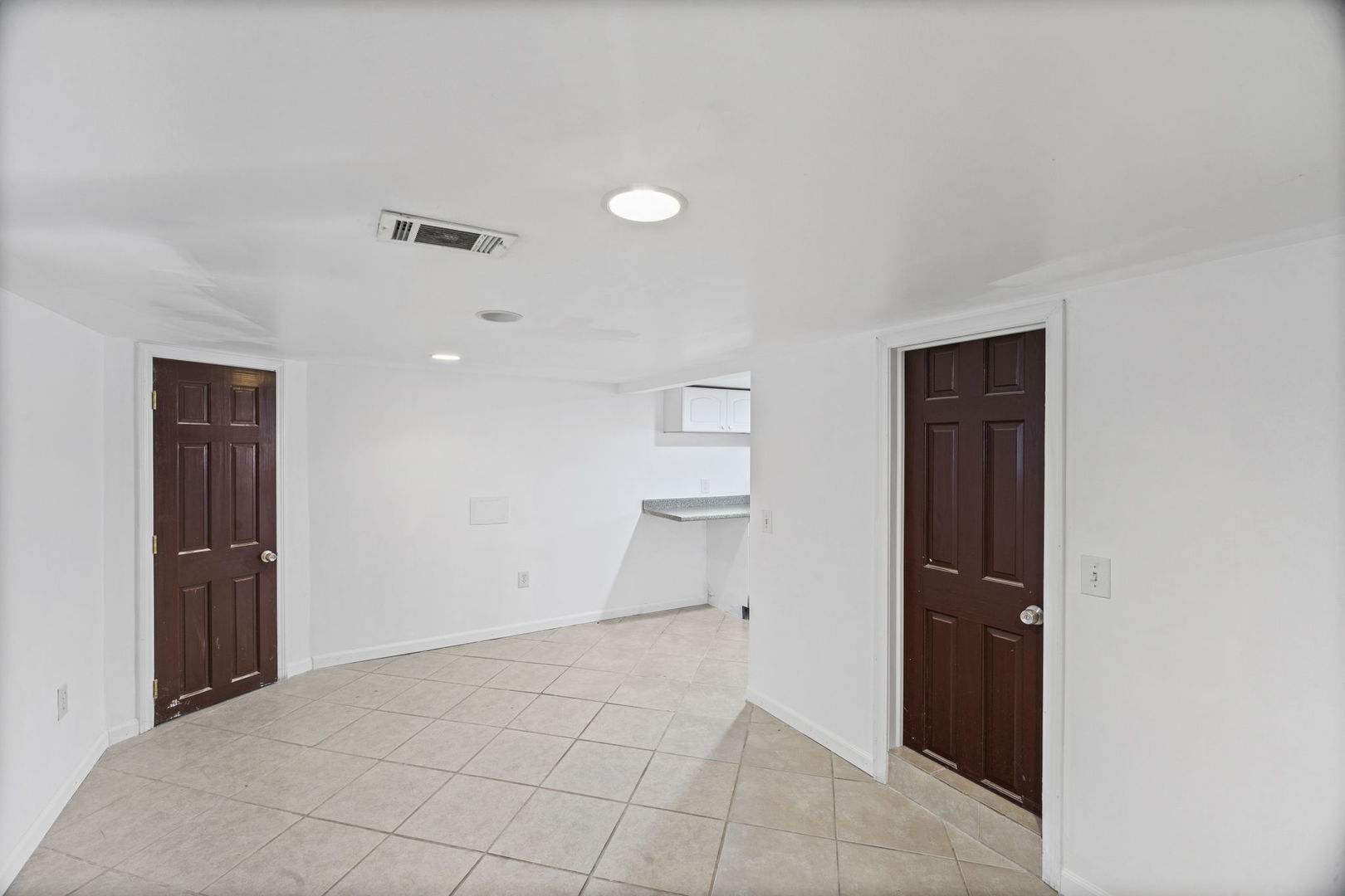 3239 N Osceola Avenue Property Photo 16
