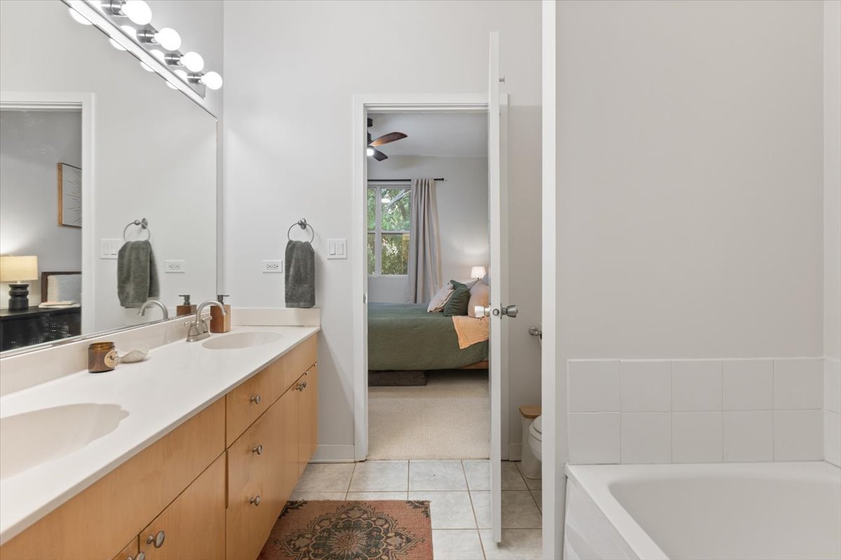 940 W Fry Street 3e Property Photo 13