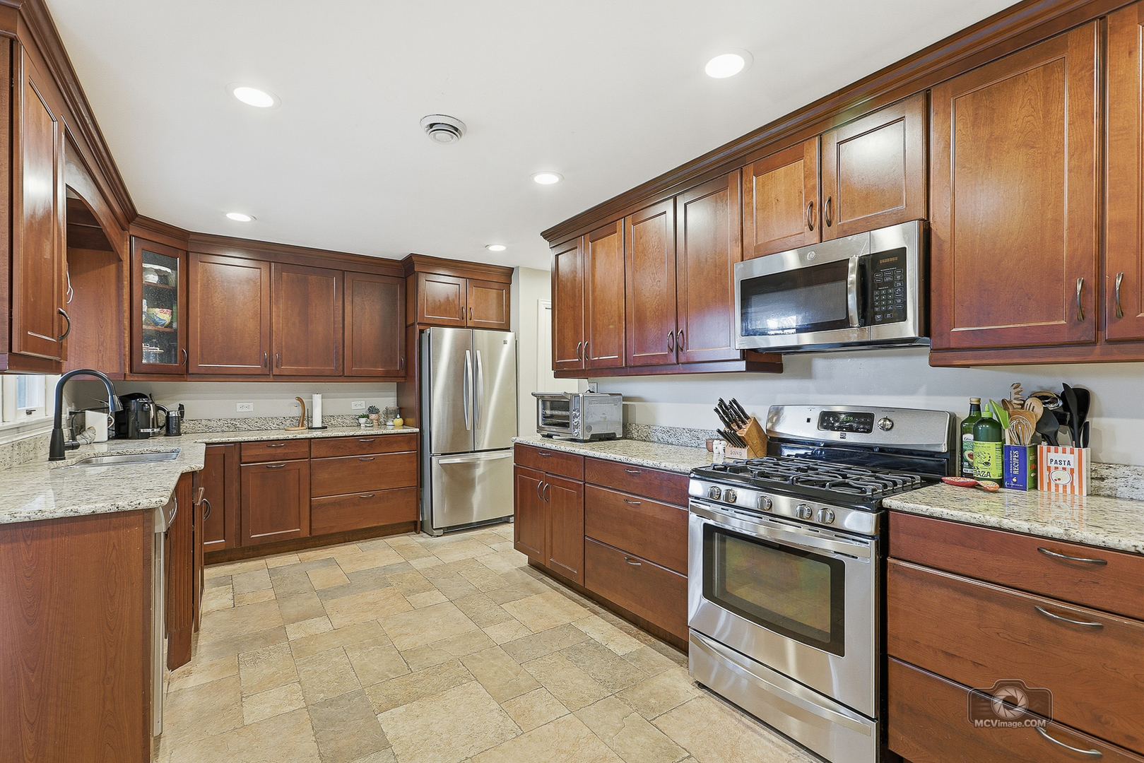 6456 W 175th Street Property Photo 8