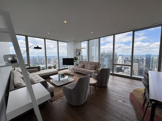363 E Wacker Drive 6901 Property Photo 2