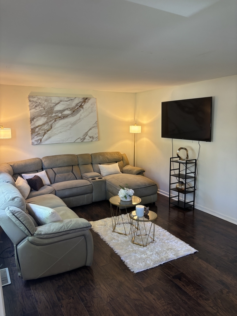111 Greentree Court Property Photo 3