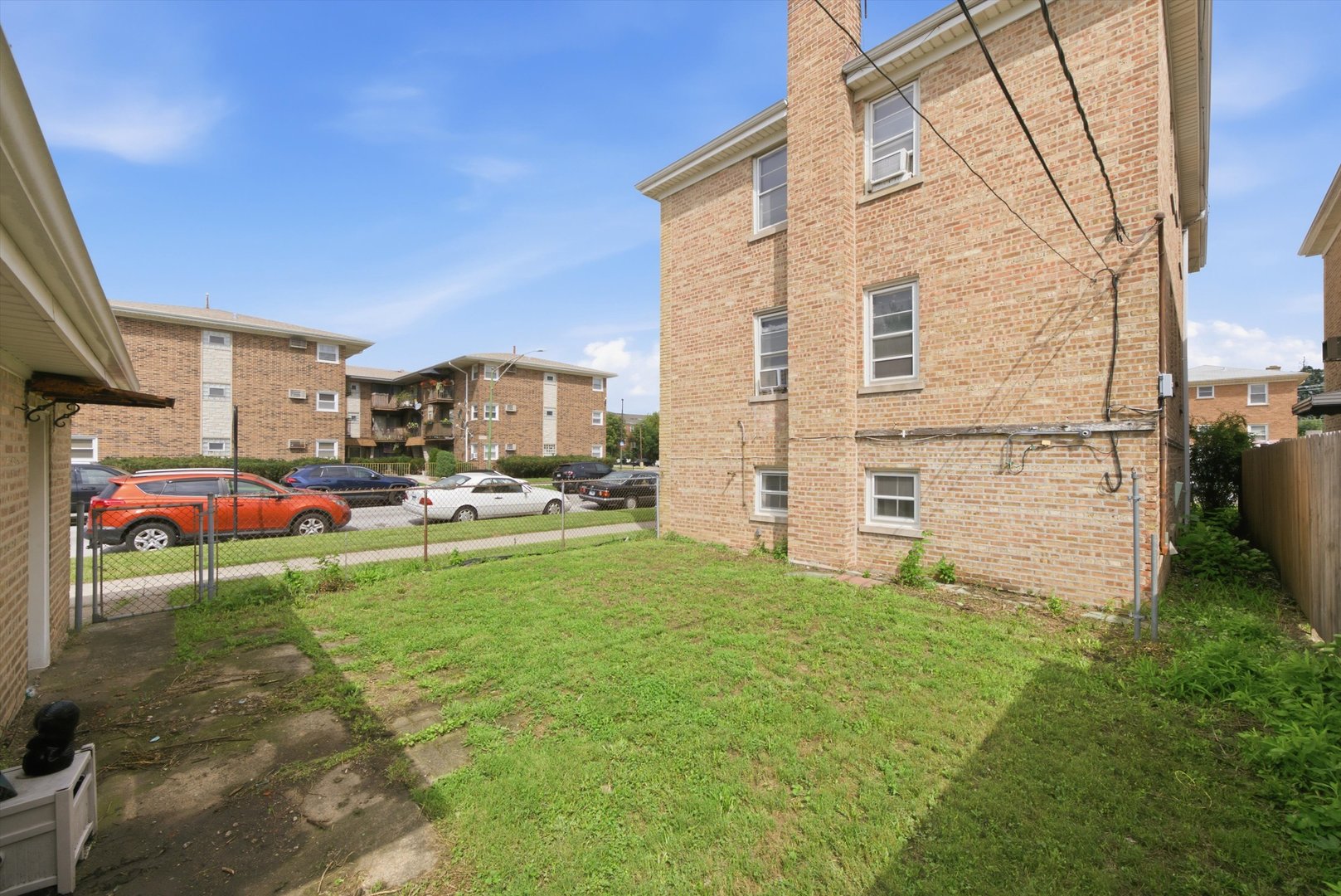 6525 W Belmont Avenue Property Photo 2