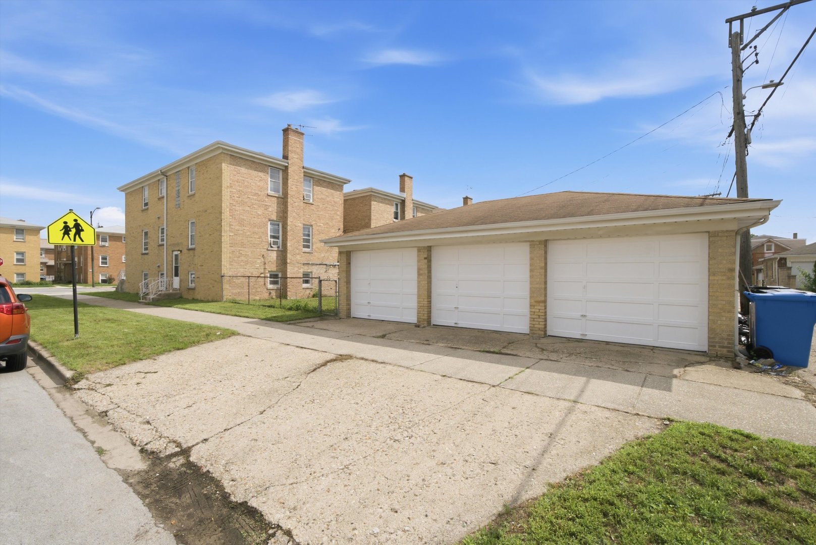 6525 W Belmont Avenue Property Photo 3