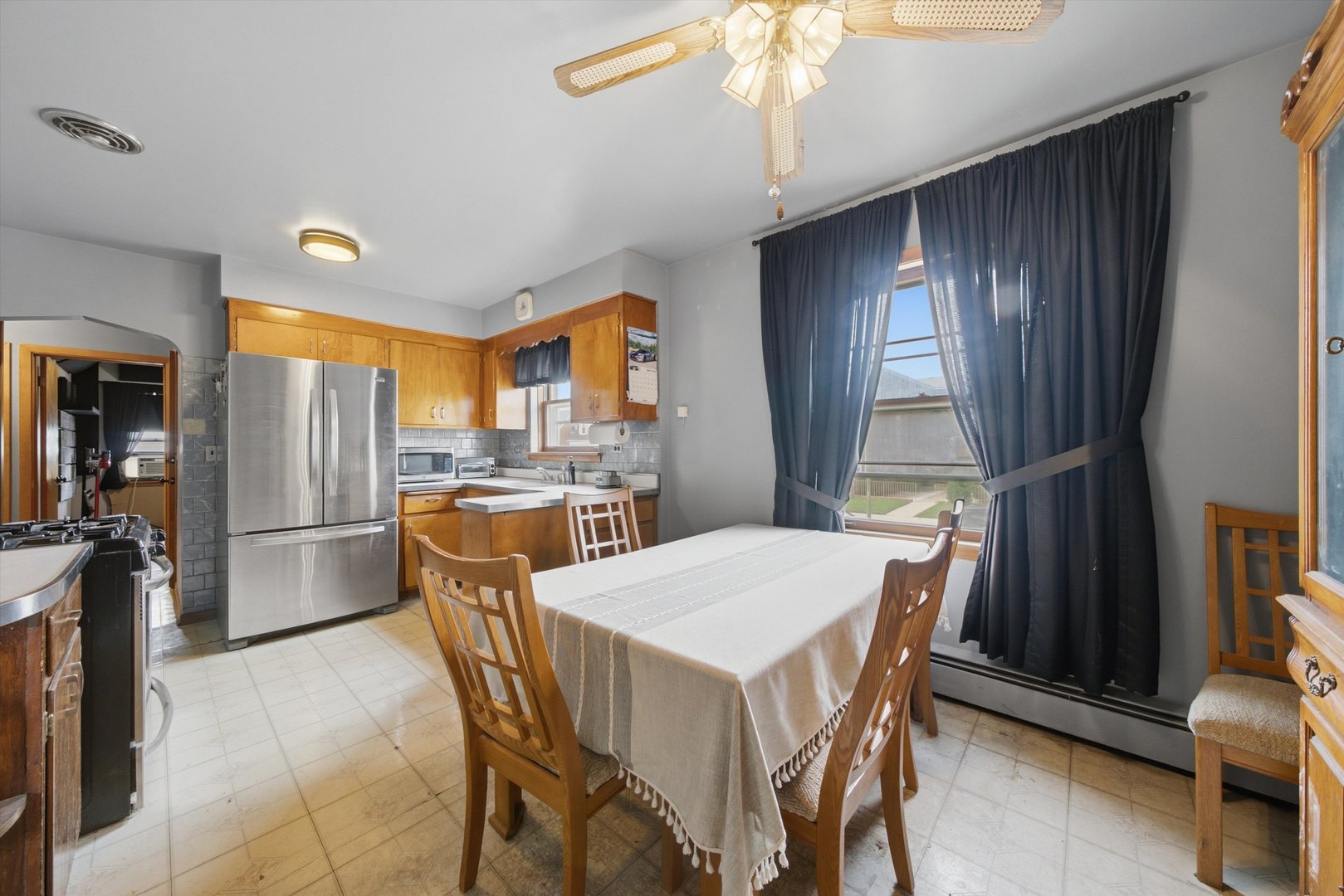 6525 W Belmont Avenue Property Photo 11