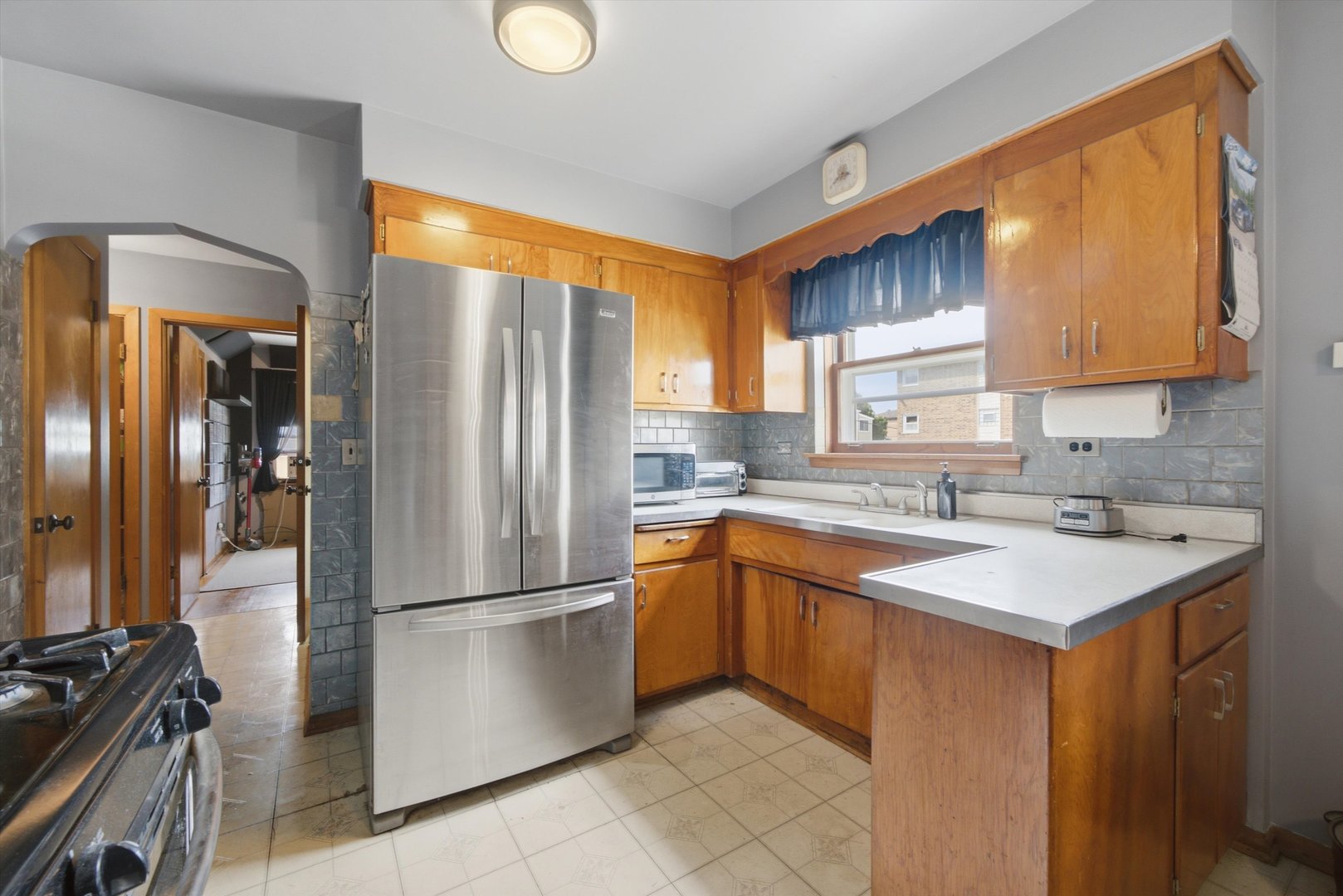6525 W Belmont Avenue Property Photo 12