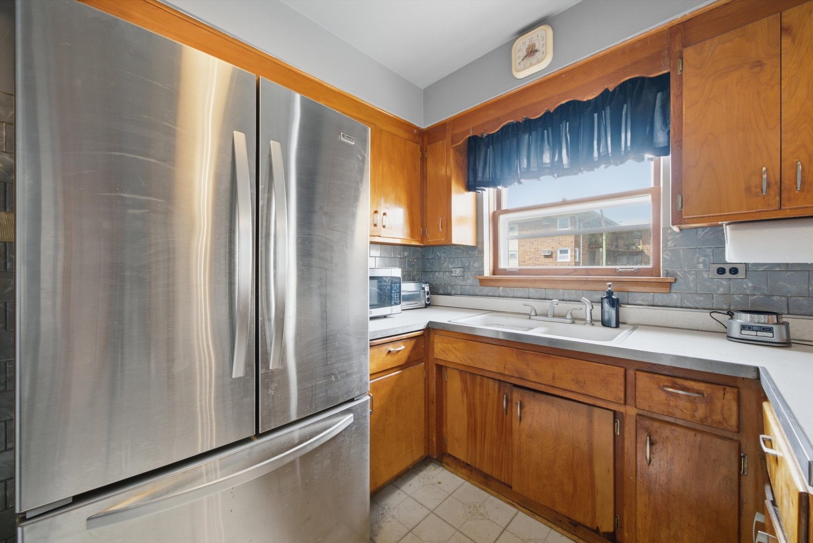 6525 W Belmont Avenue Property Photo 13