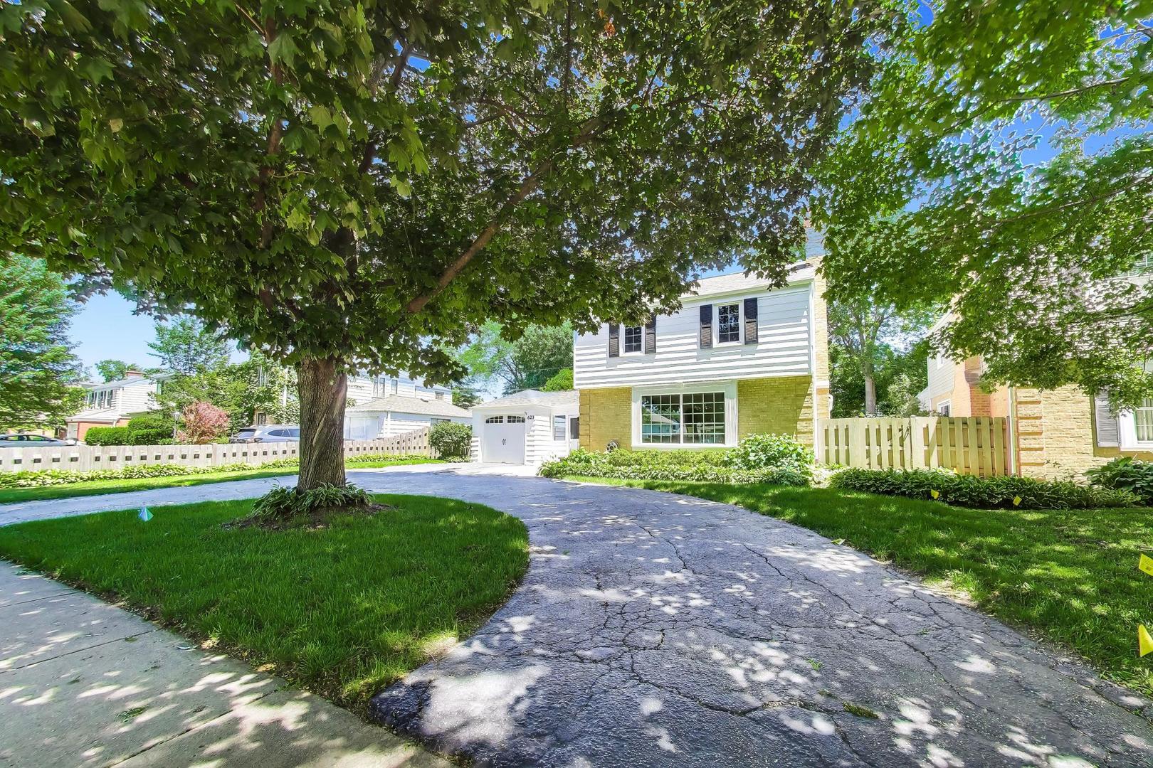 623 S Arlington Heights Road Property Photo 3