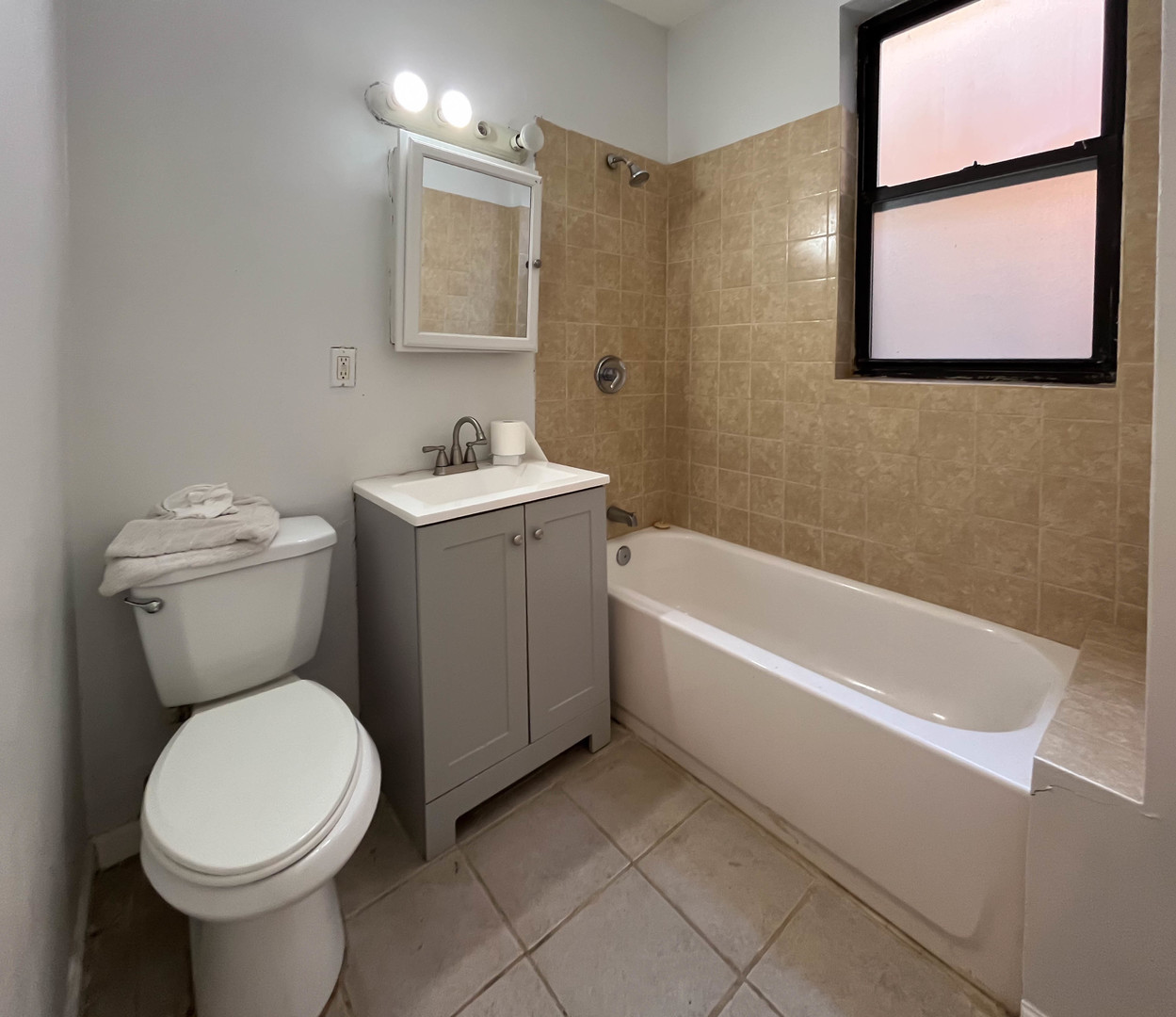 7721 S Peoria Street Property Photo 9