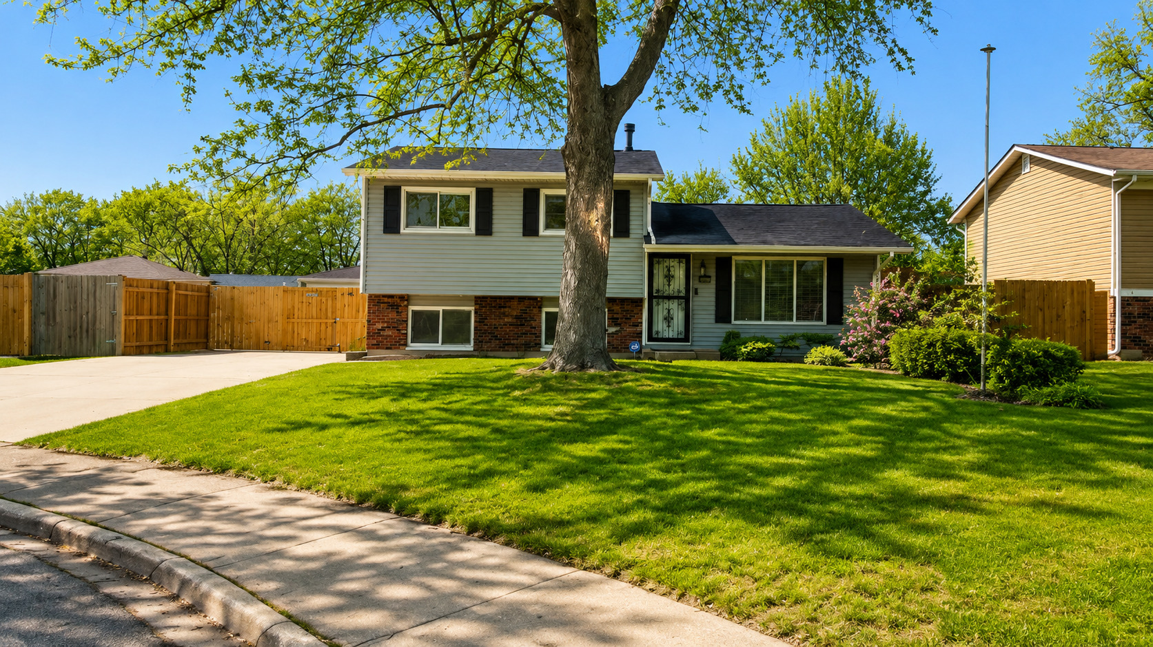 117 Galewood Drive Property Photo 1