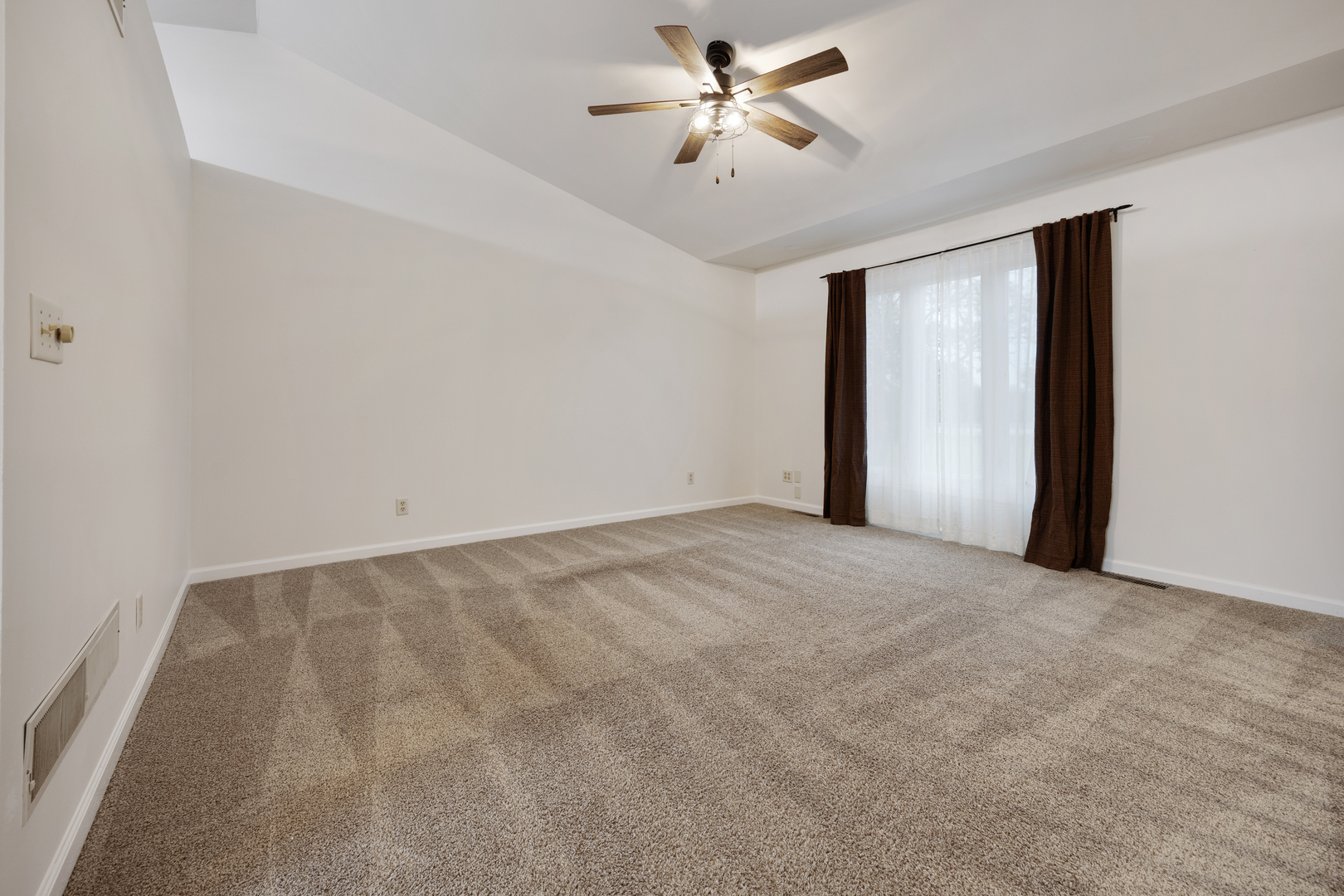 3765 N Il State Route 71 Property Photo 3