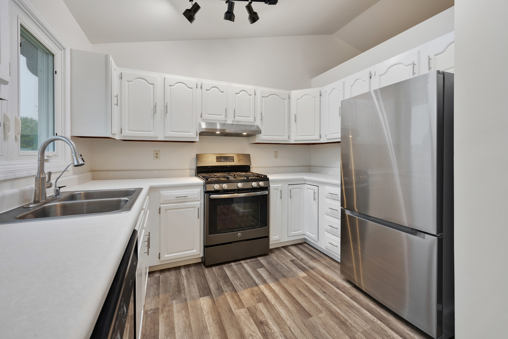 3765 N Il State Route 71 Property Photo 10