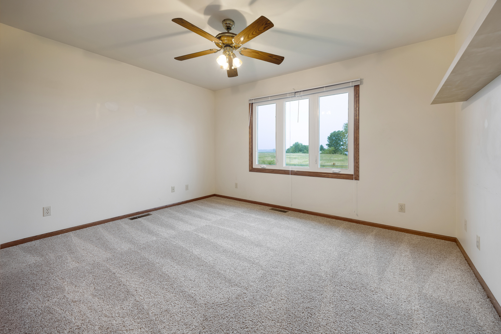 3765 N Il State Route 71 Property Photo 11