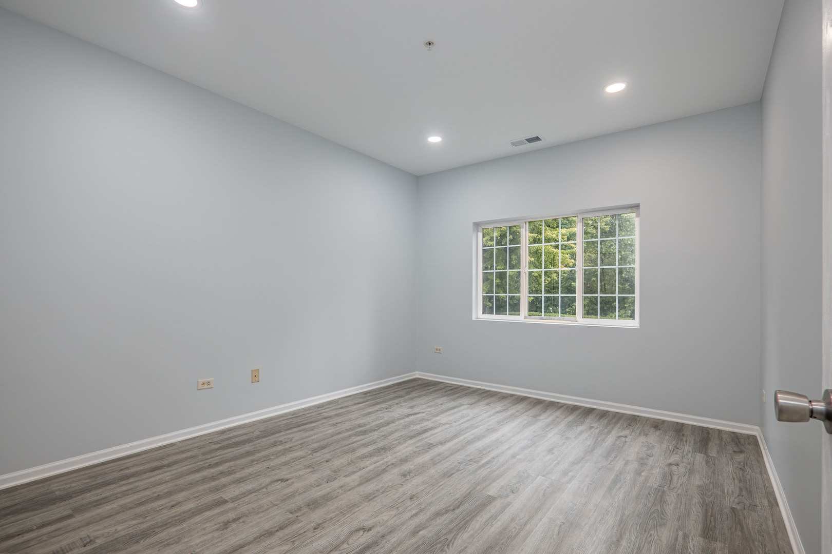 801 N Mclean Boulevard 146 Property Photo 12