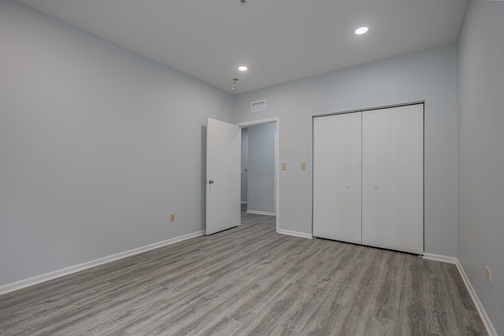 801 N Mclean Boulevard 146 Property Photo 13