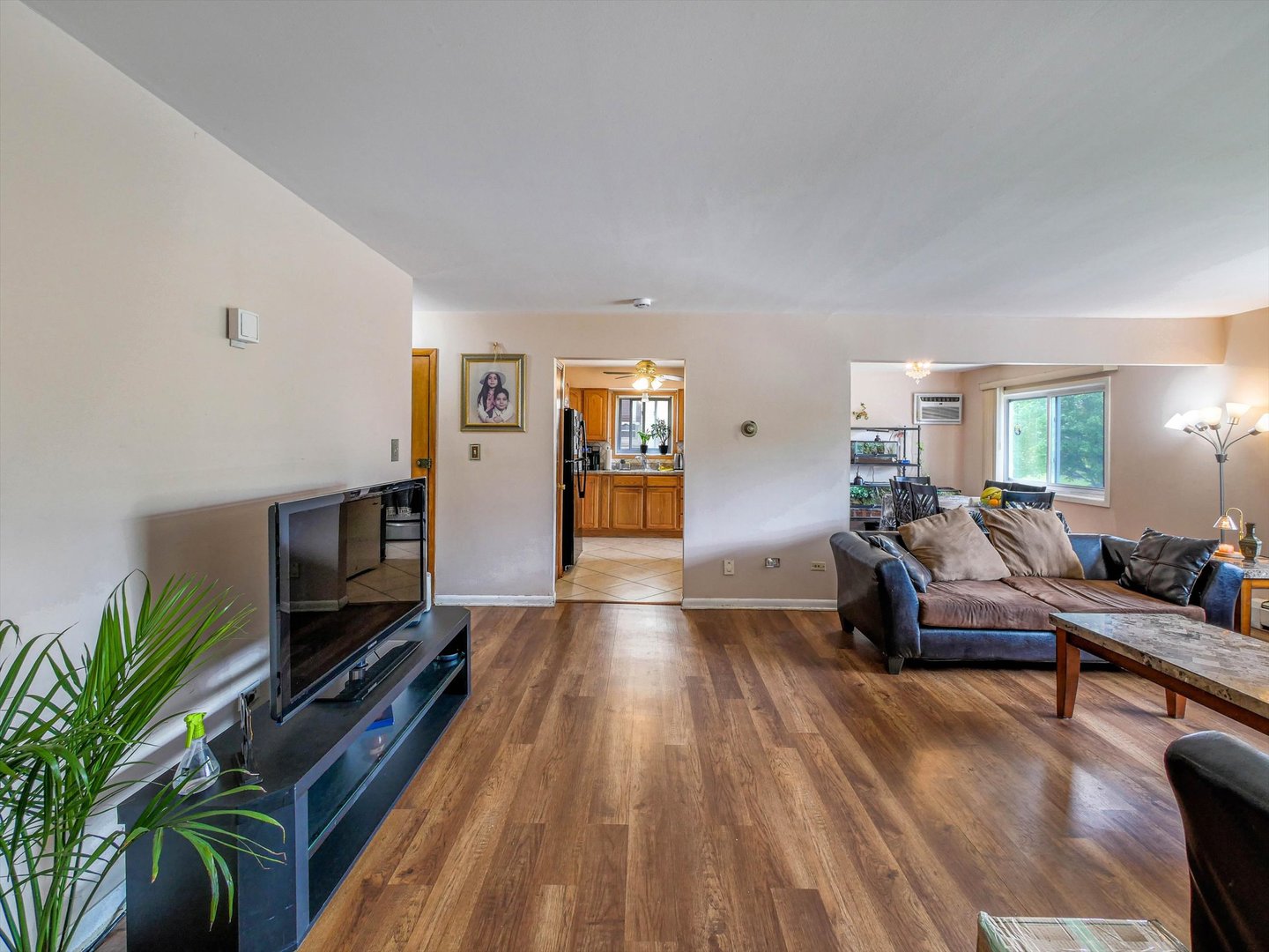 8430 W Oak Avenue Property Photo 8
