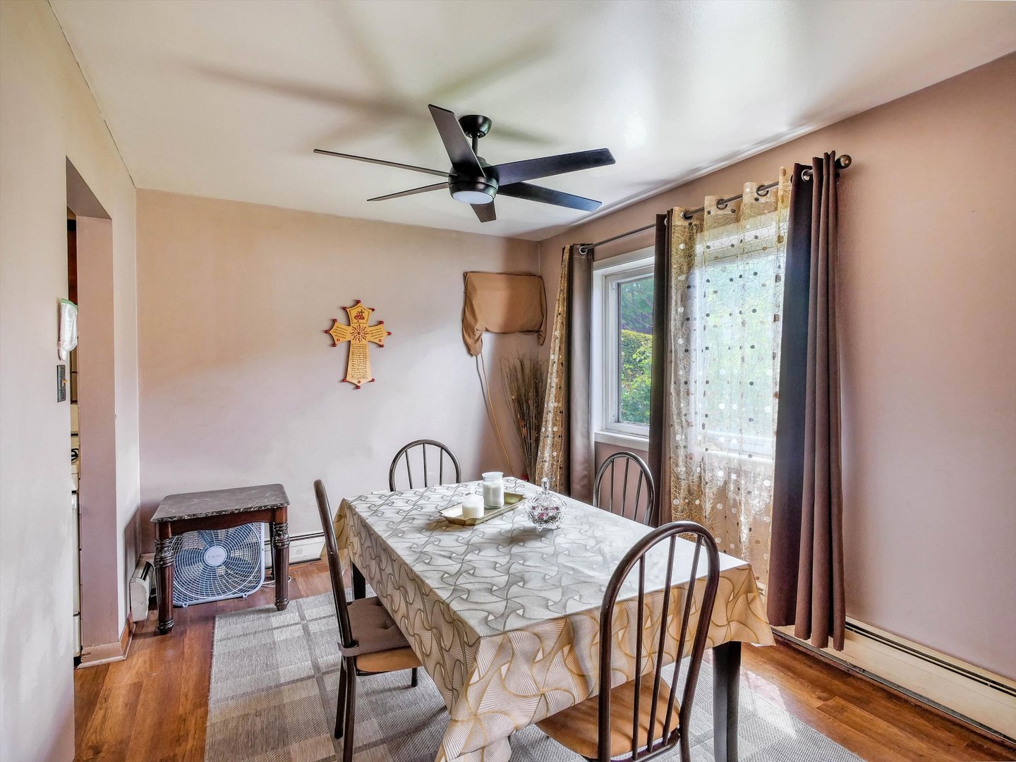 8430 W Oak Avenue Property Photo 16