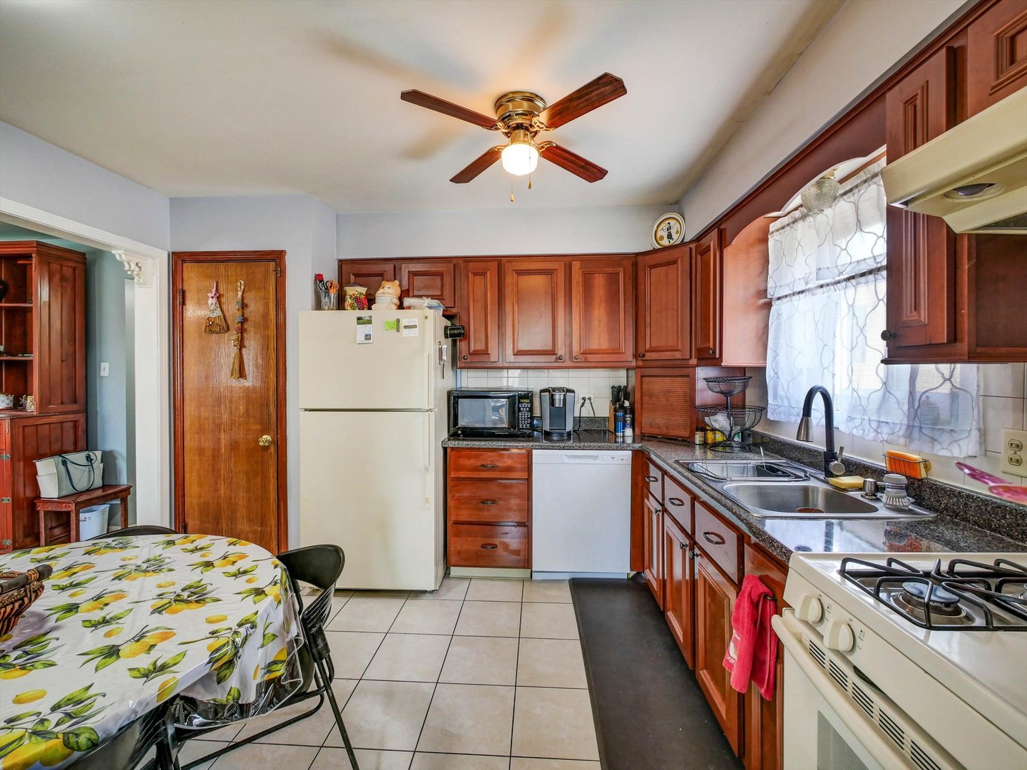 8430 W Oak Avenue Property Photo 21