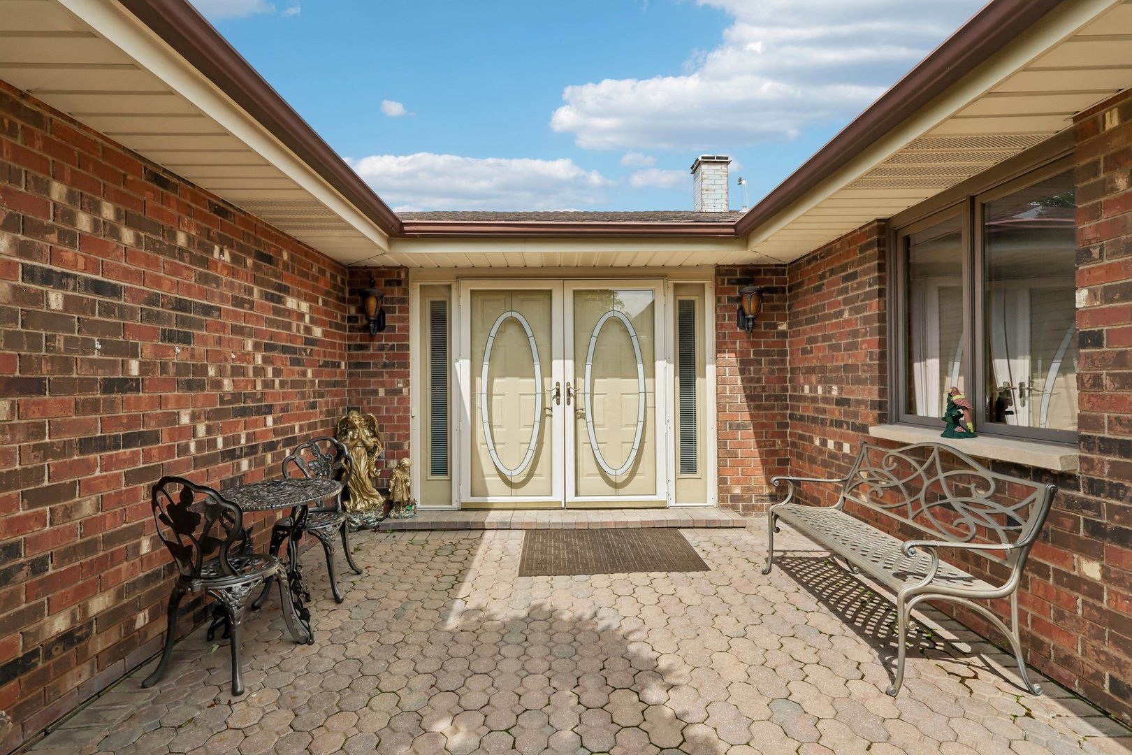 308 S Knollwood Drive Property Photo 4
