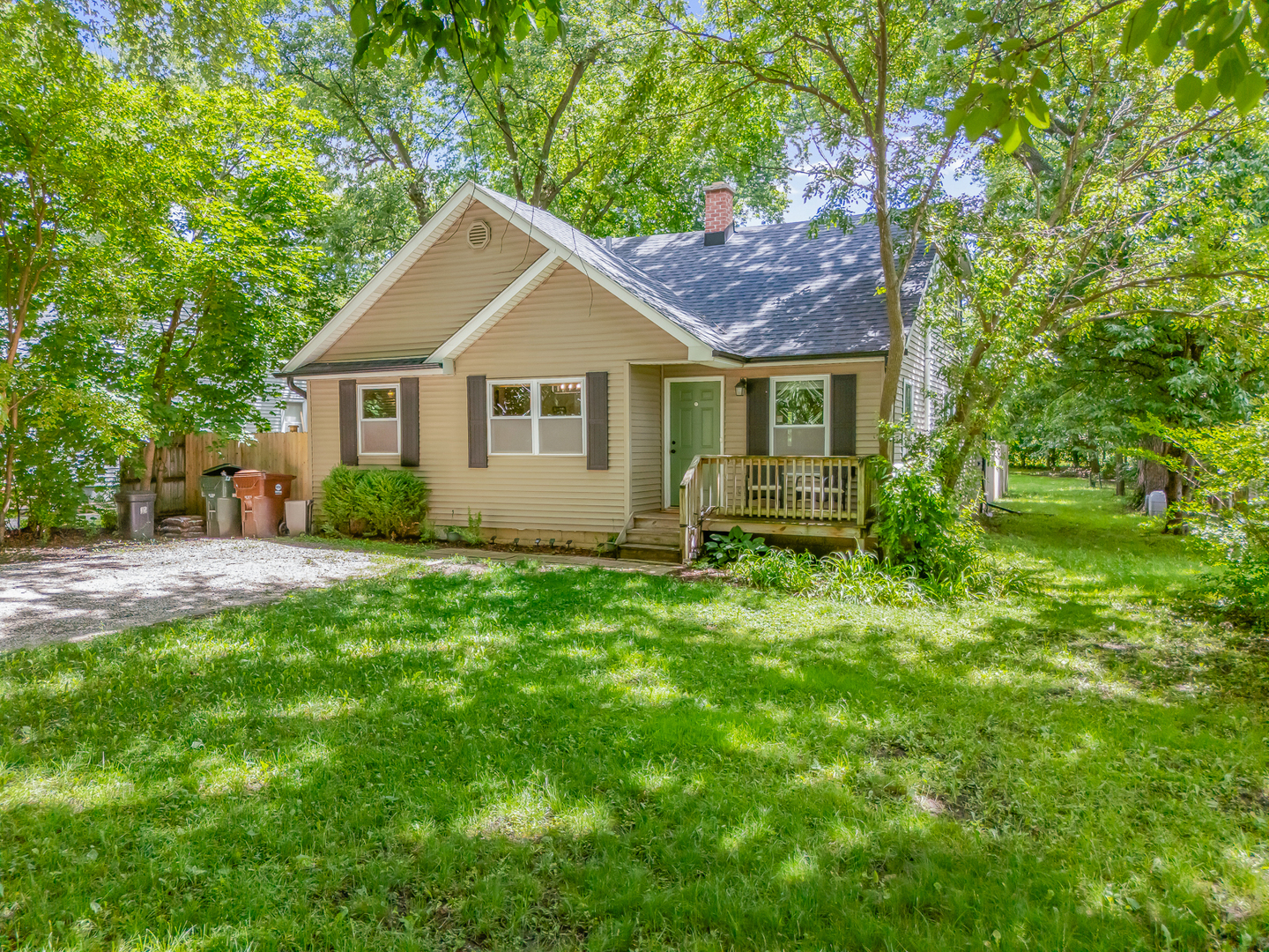 926 S Cedar Road Property Photo 2