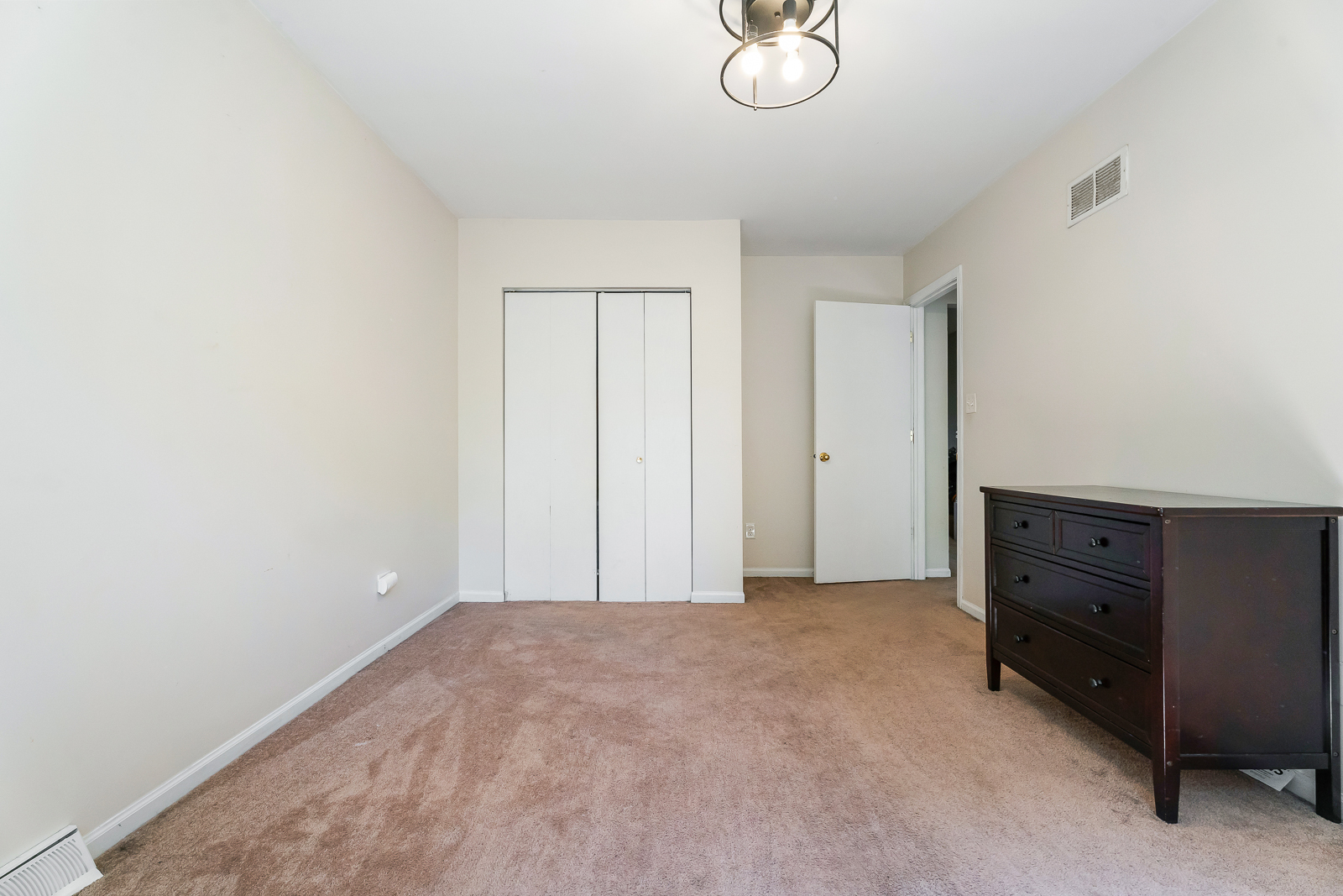 926 S Cedar Road Property Photo 13